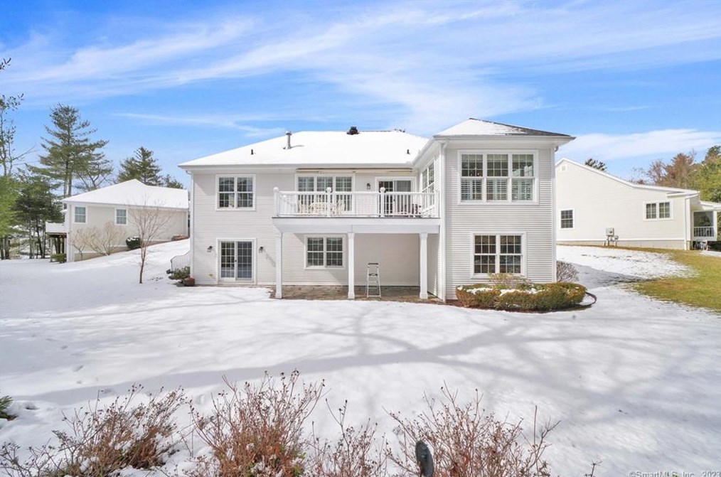 8 Greenwich Cir, Simsbury CT  06070-3188 exterior