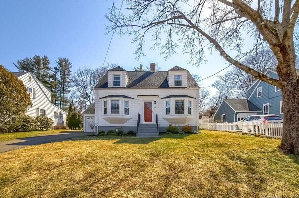 12 Van Rose Dr, North Haven, CT 06473