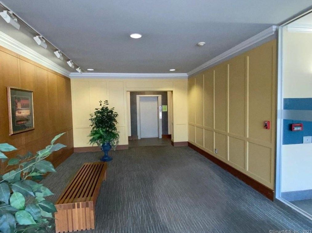 140 Grove St #3d, Stamford, CT