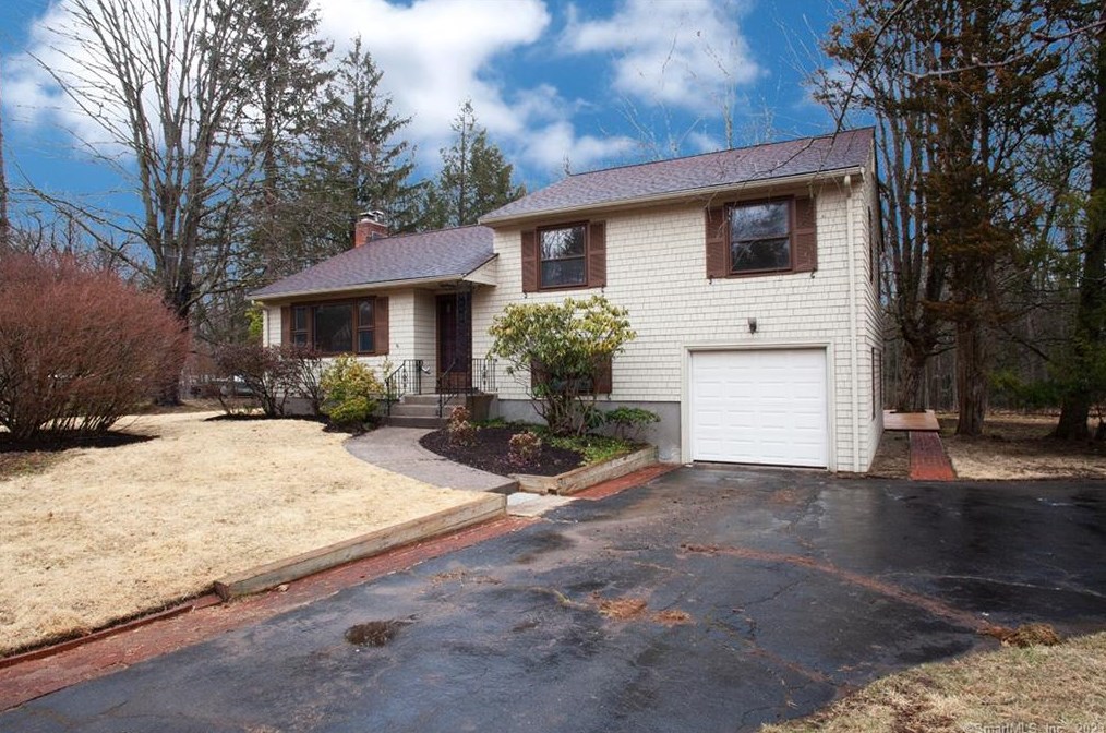 12 Deerfield Ln, Simsbury, CT 06070