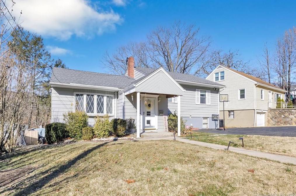 42 Coppola, Derby, CT 06418