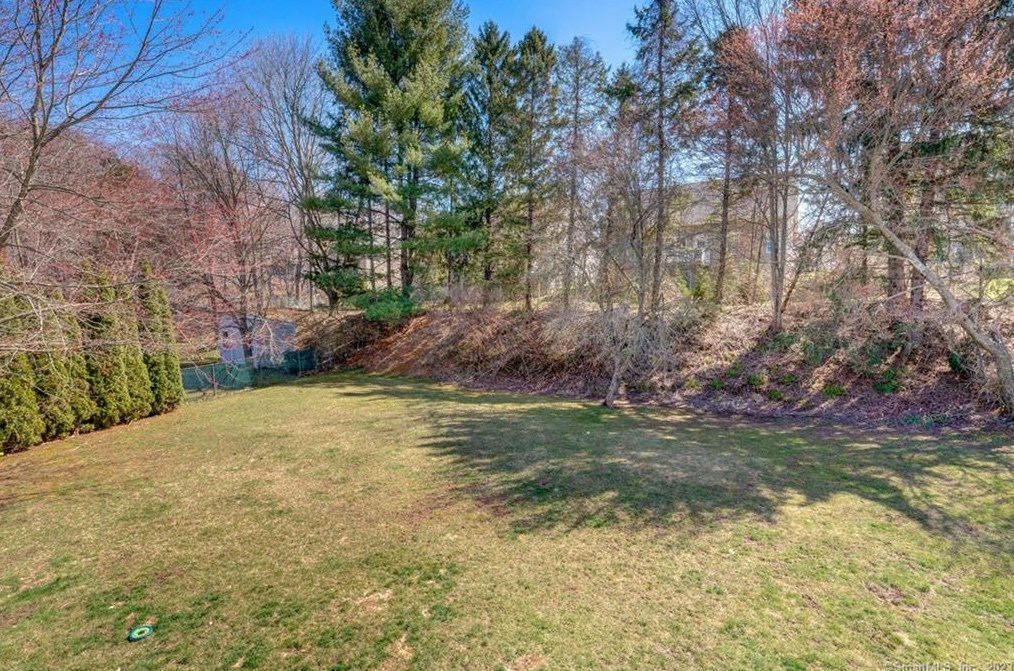 44 Woodland Rd, Rocky Hill CT  06067-2616 exterior