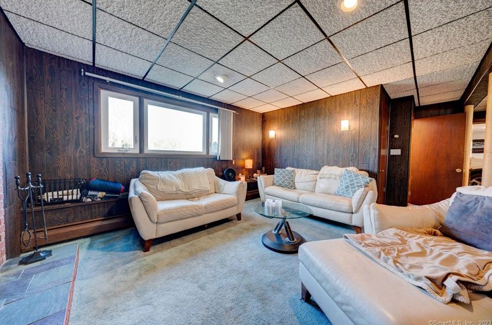 44 Woodland Rd, Rocky Hill CT  06067-2616 exterior