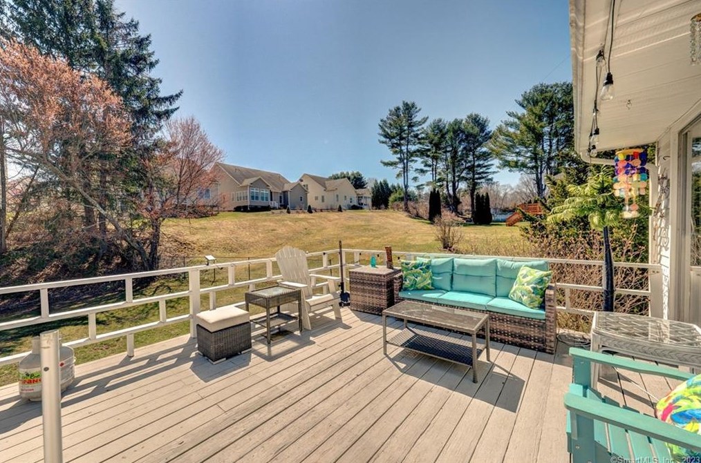 44 Woodland Rd, Rocky Hill CT  06067-2616 exterior