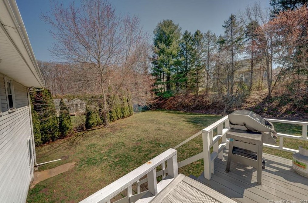 44 Woodland Rd, Rocky Hill CT  06067-2616 exterior