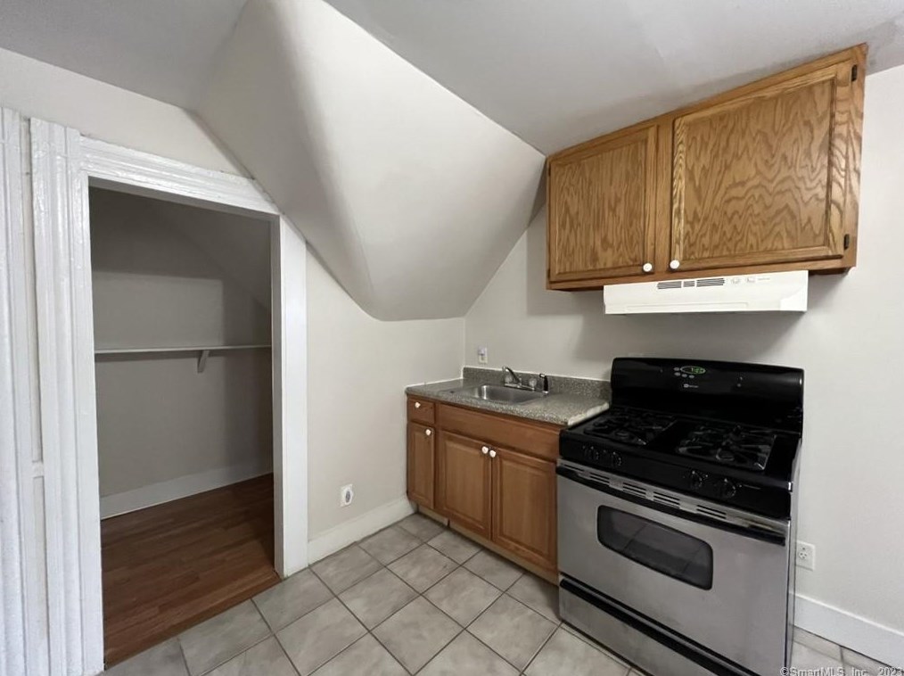 15 Taylor St #3, Waterbury, CT 06702