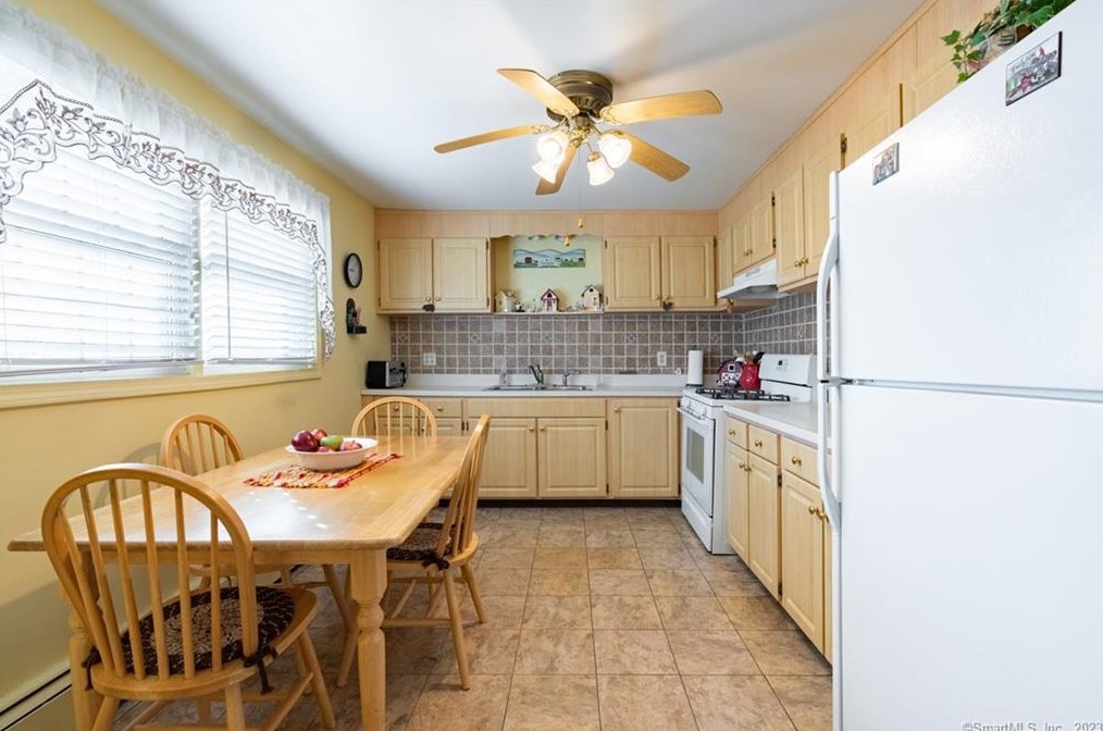 245 Cherry #f13, Watertown, CT 06795