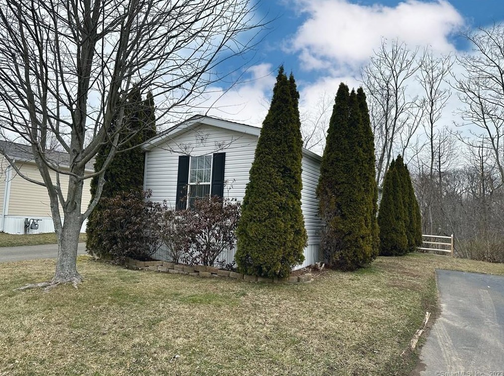 21 Marble Ln, Milford, CT 06460
