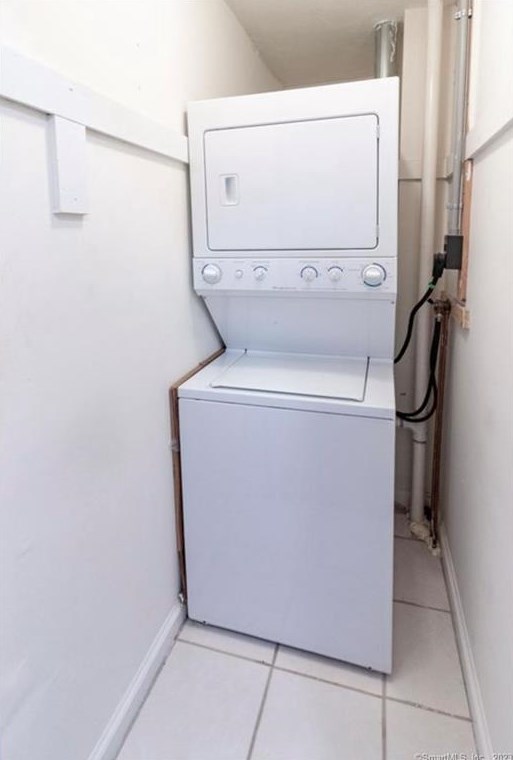 64 Morris St, Hartford CT  06114-1085 exterior