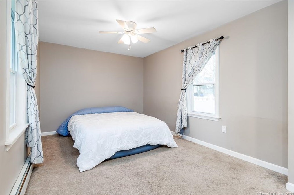 11 Phillips St, Plainfield CT  06374-1024 exterior
