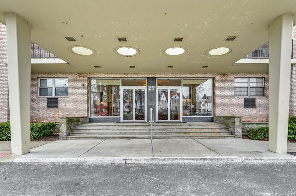 25 Cartright St #3f, Bridgeport, CT 06604