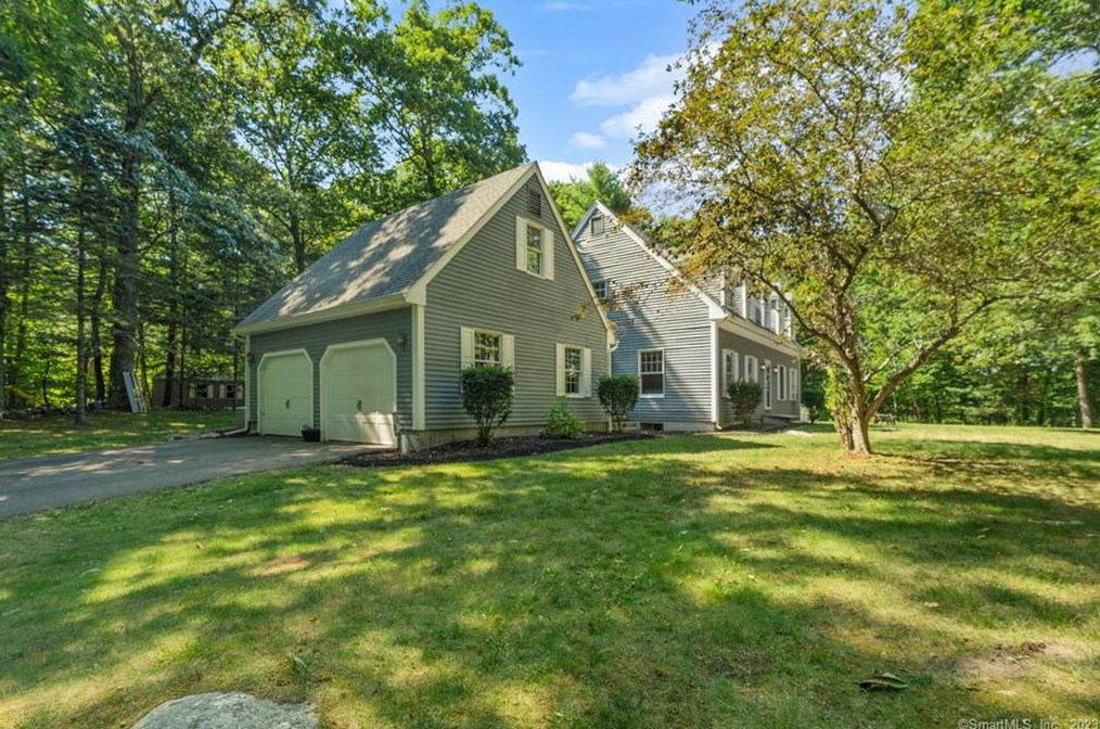 7 Silver Birch Ln, Clinton CT  06413-1174 exterior