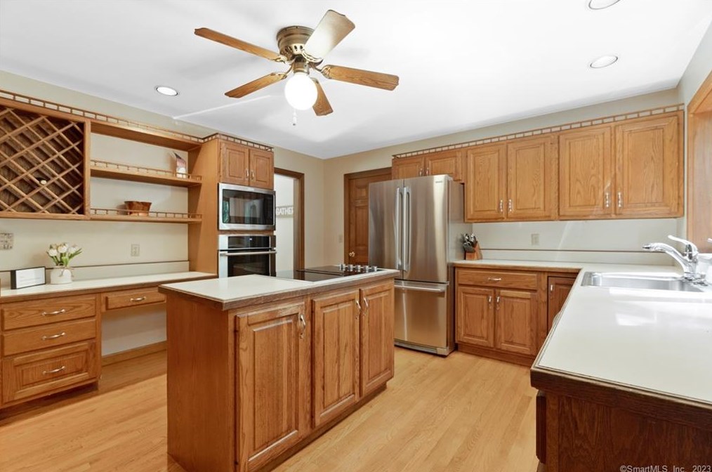 7 Silver Birch Ln, Clinton CT  06413-1174 exterior