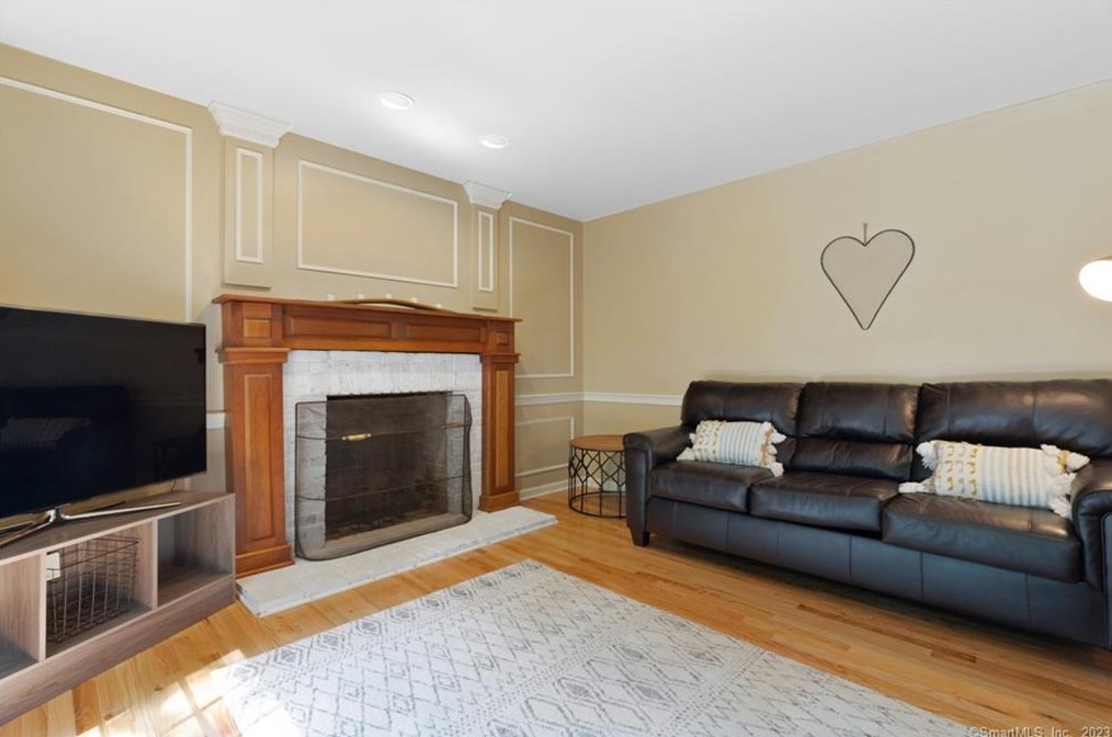 7 Silver Birch Ln, Clinton CT  06413-1174 exterior