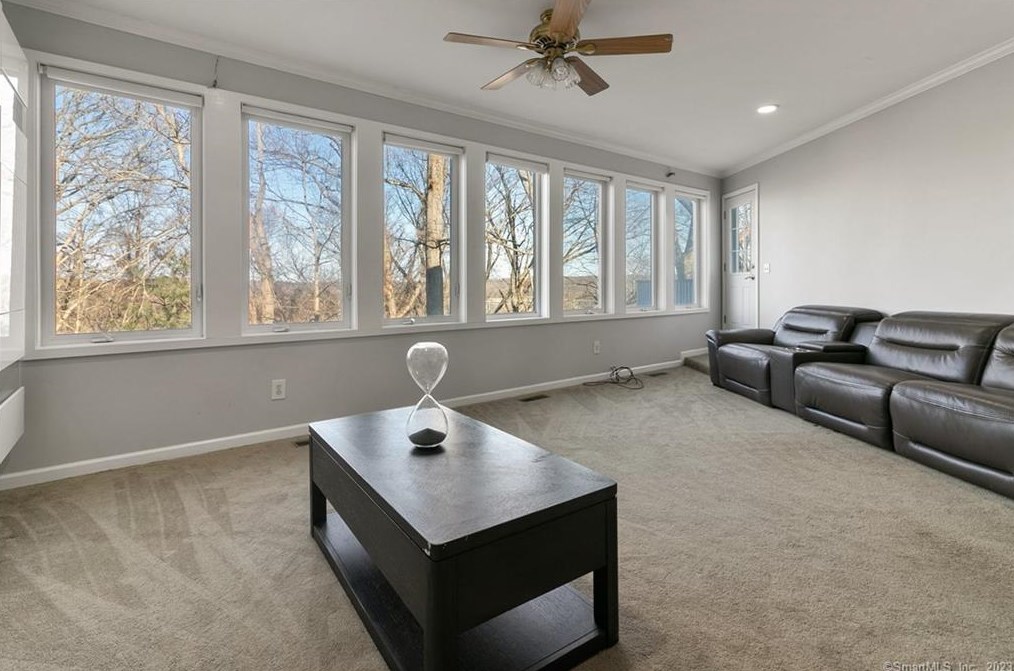 62 Crestwood Rd, Stratford CT  06614-1407 exterior