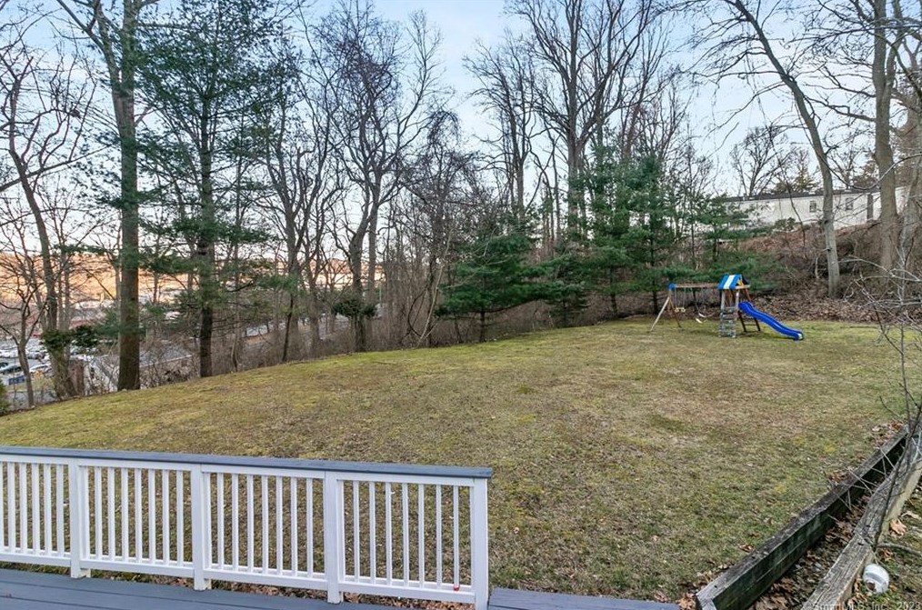 62 Crestwood Rd, Stratford CT  06614-1407 exterior