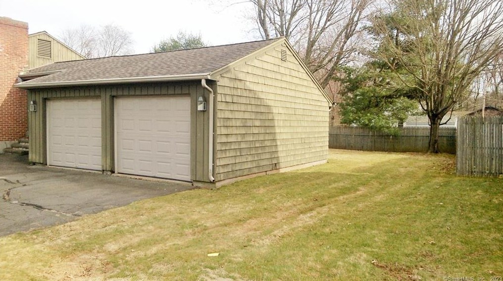 43 Pine St, Hartford CT  06108-2741 exterior