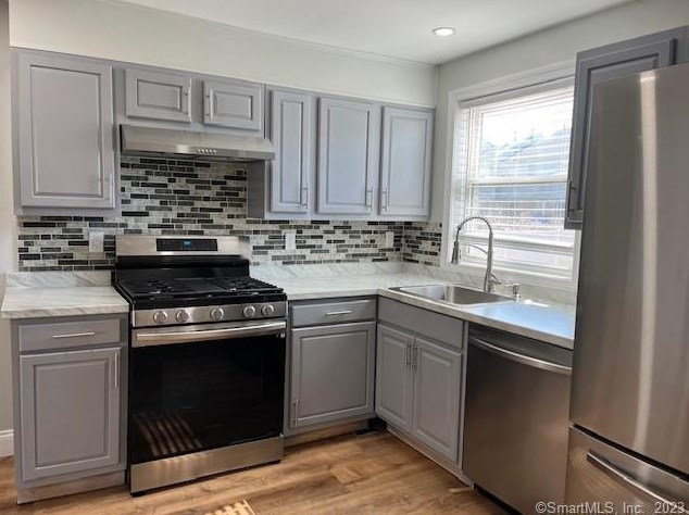 139 Sunshine Cir, Bridgeport, CT 06606