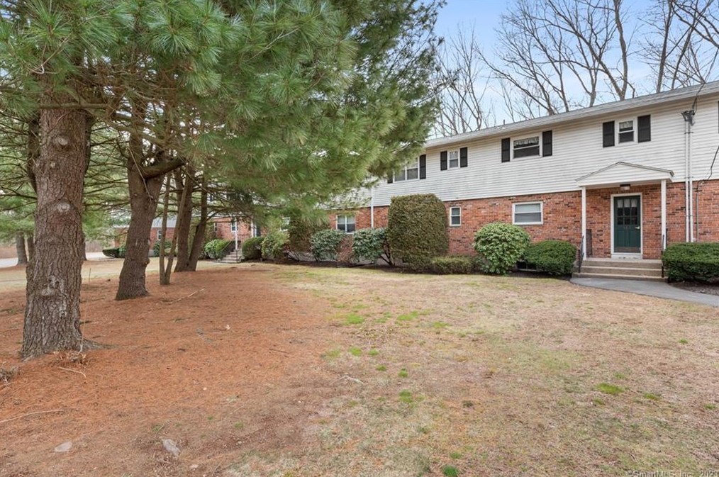 484 Oak Ave #55, Cheshire, CT 06410