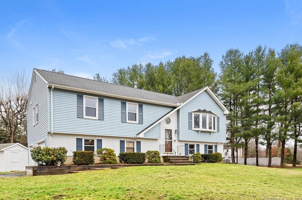 120 Wentworth Dr, Wapping, CT 06074