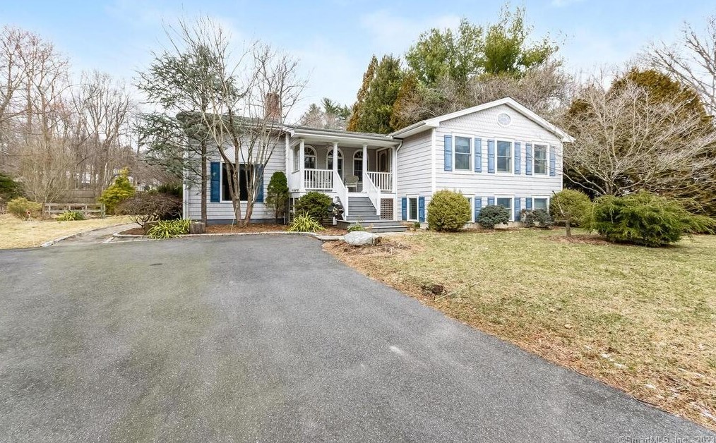 11 Flintlock Rd, Norwalk, CT 06850