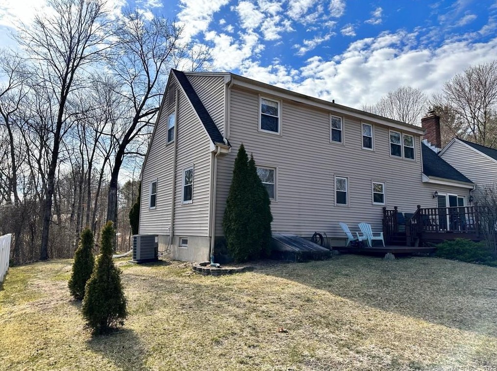 22 Center, Windsor, CT 06095