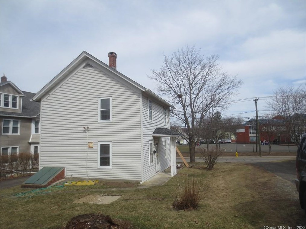 442 High St, Torrington, CT 06790