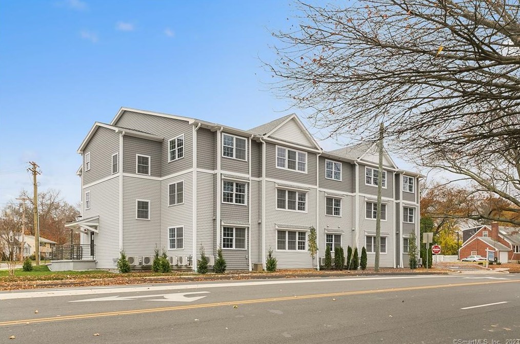 1645 Black Rock Tpke #207, Fairfield, CT 06825