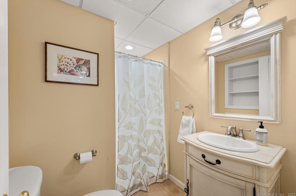 183 Highridge Rd, Avon CT  06001-3257 exterior