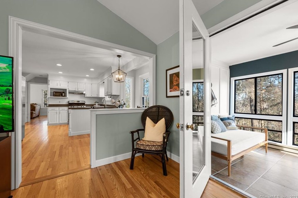 183 Highridge Rd, Avon CT  06001-3257 exterior