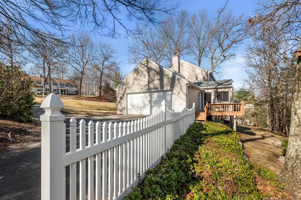 183 Highridge Rd, Avon CT  06001-3257 exterior