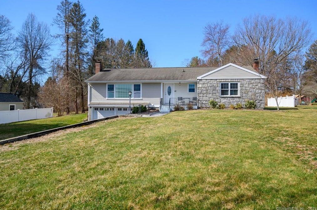 52 Queen, Newtown, CT 06470