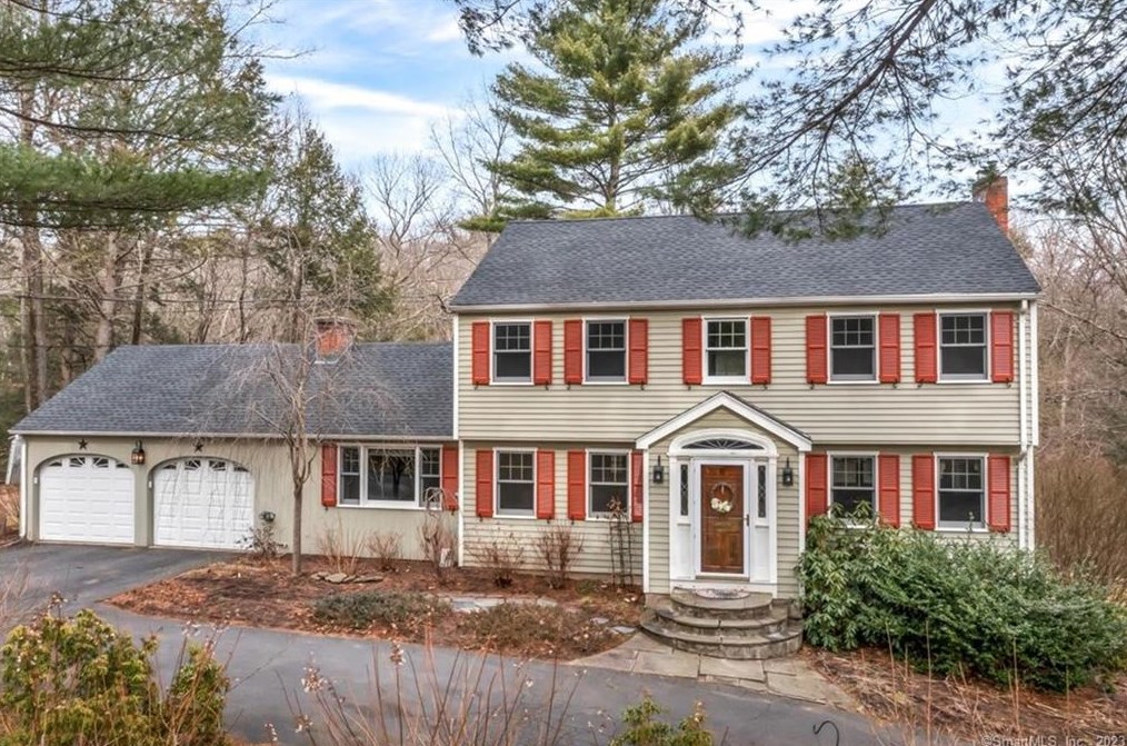 14 Shady Ln, Simsbury, CT 06092