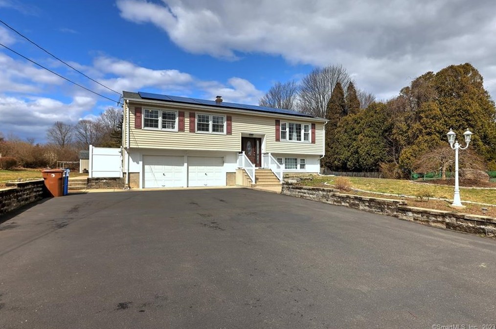 6 Sharon, Huntington, CT 06484