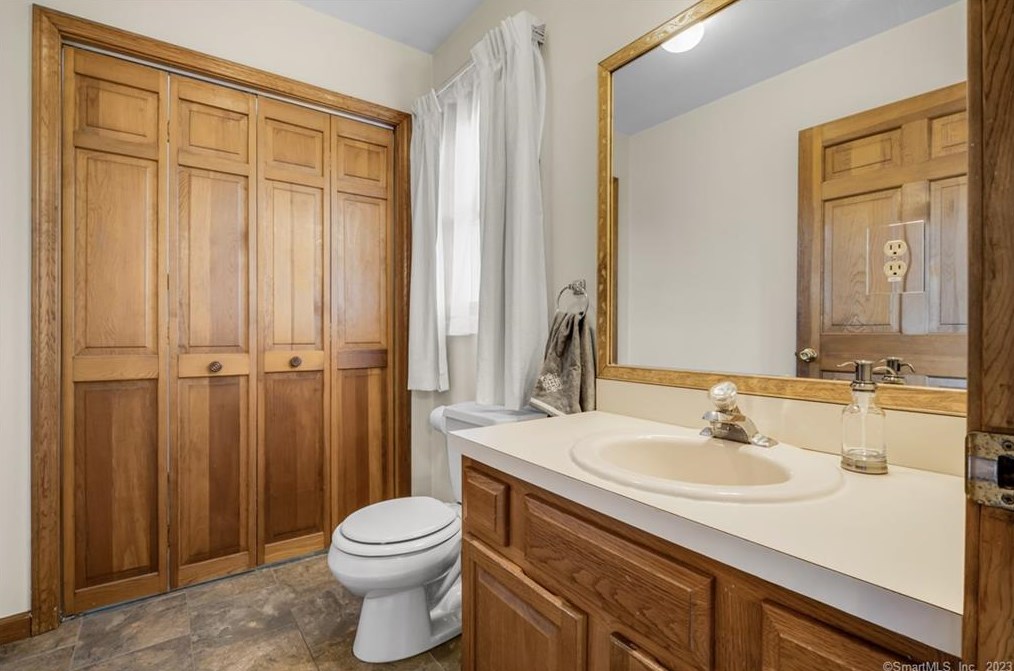 170 Mount Fair Dr, Watertown CT  06795-1670 exterior