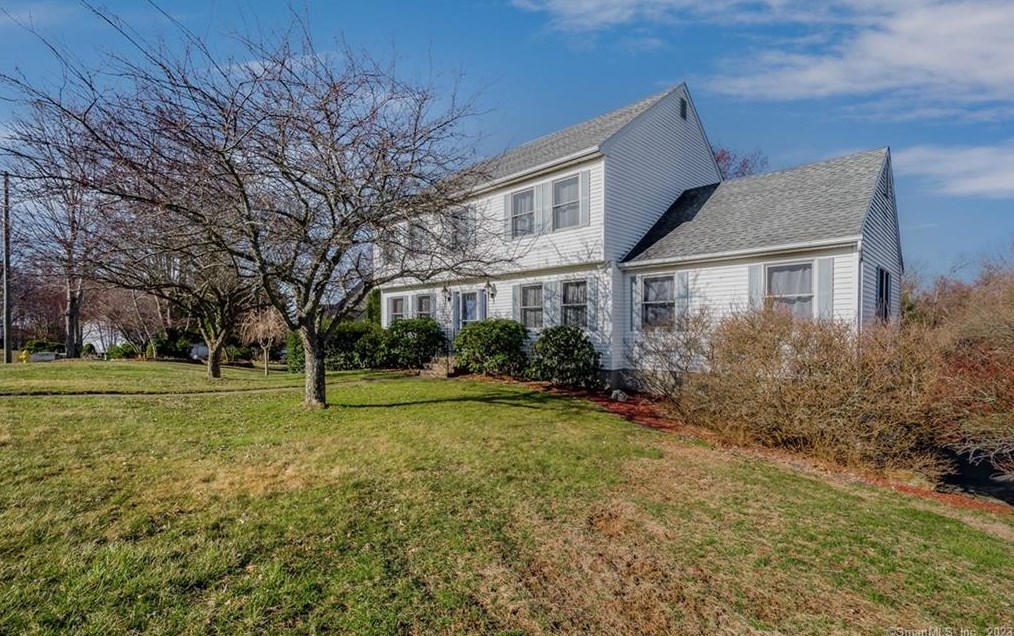 170 Mount Fair Dr, Watertown CT  06795-1670 exterior