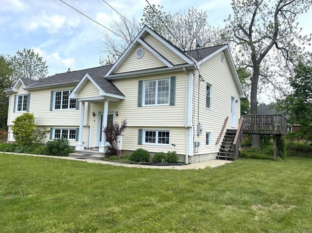 52 Fernwood Dr, Colchester, CT 06415