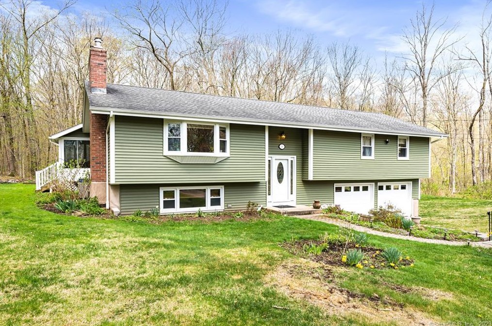 128 Lakeside Dr, Andover, CT 06232