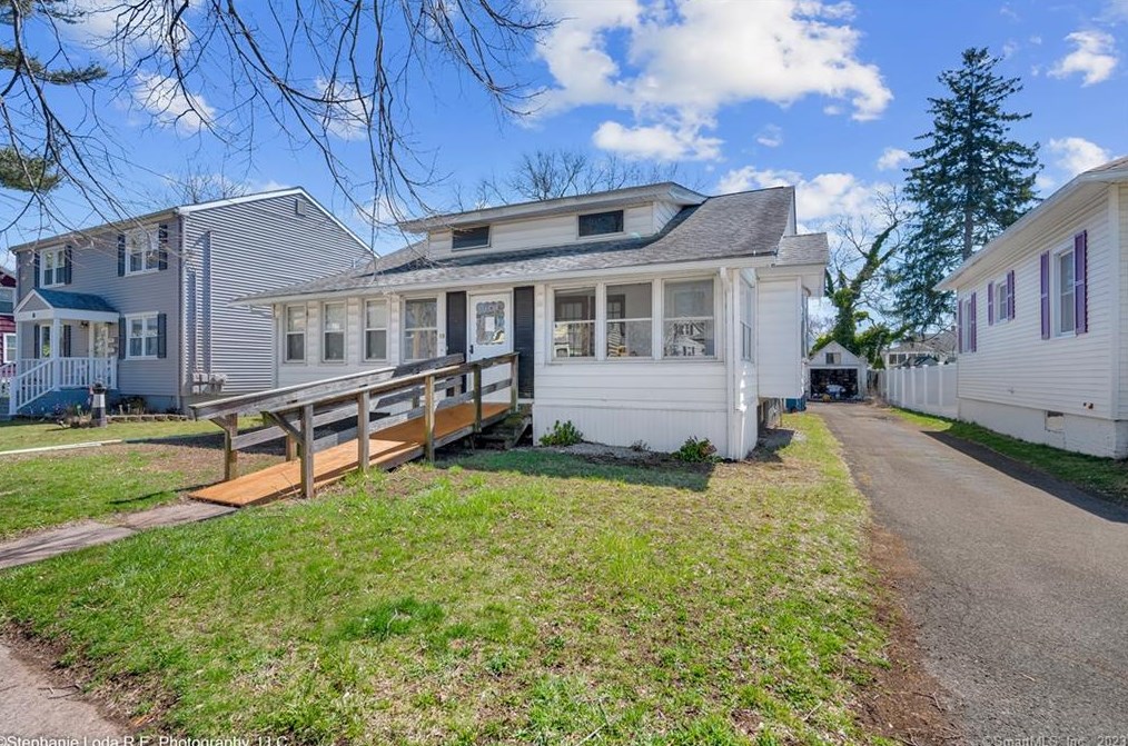 15 Arden, New Haven, CT 06512