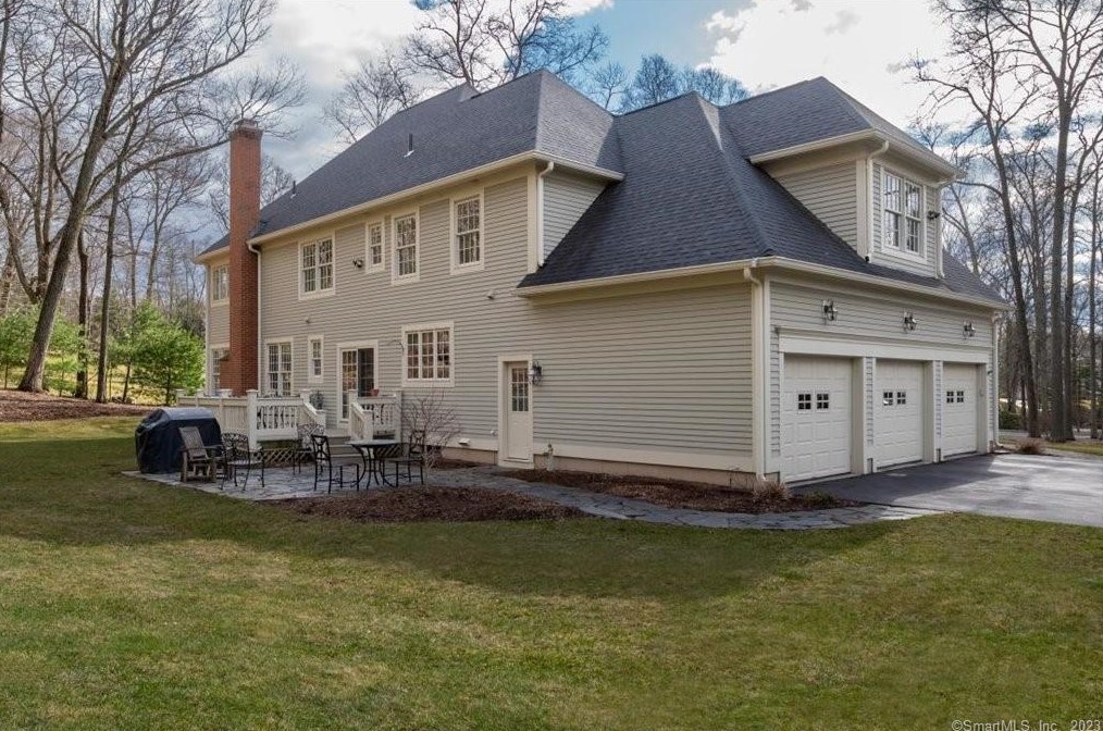 22 Black Oak Dr, Granby, CT 06090