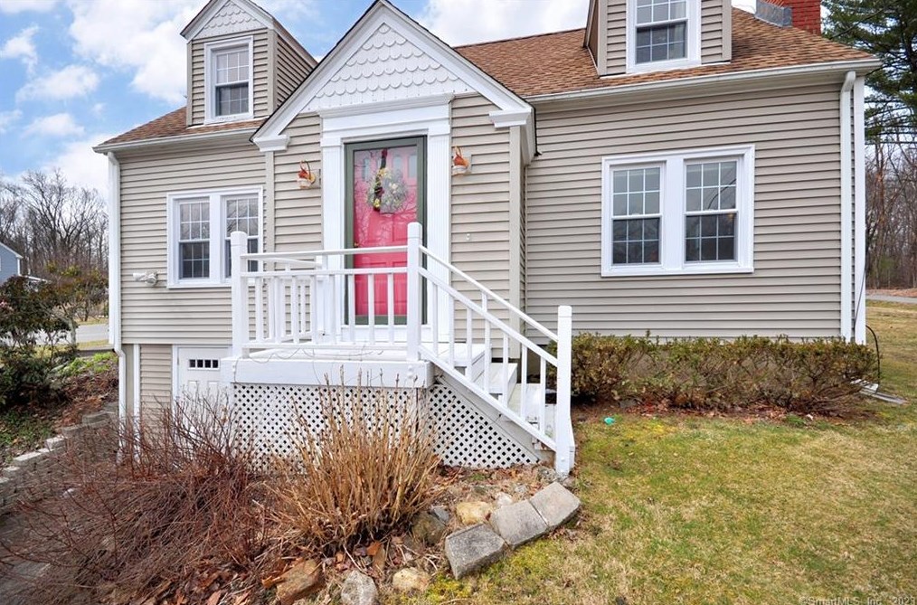 395 West St, Manchester, CT 06043