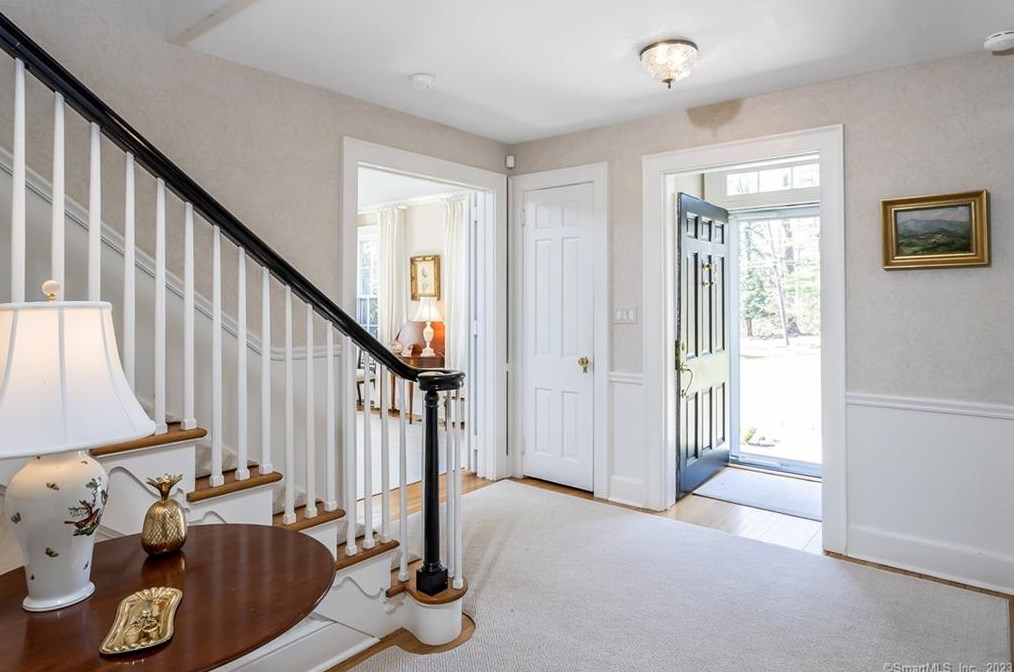 40 Birch Rd, Tokeneke, CT 06820