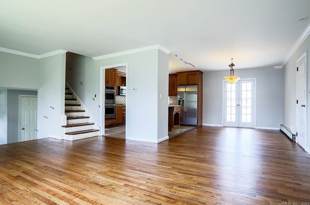 5 Rolling Ln, Norwalk, CT 06851