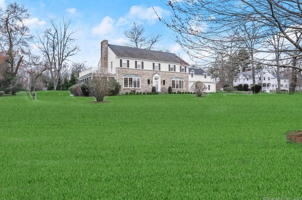 1 Pequot Dr, Norwalk, CT 06855