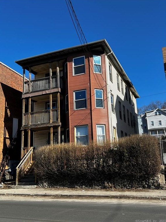 825 E Main St, Waterbury, CT 06705