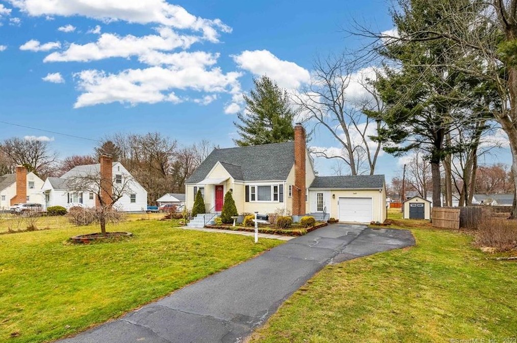 102 Rockwell Ave, Bloomfield, CT 06002