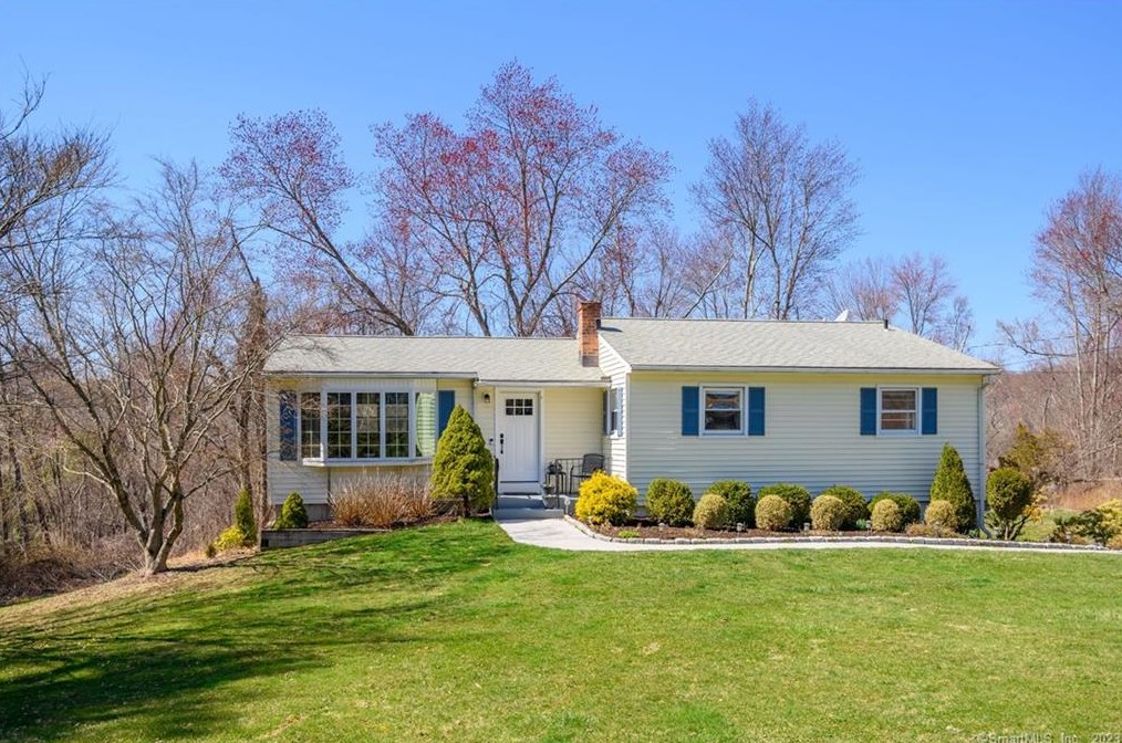 30 Ox Dr, Brookfield Center, CT 06804