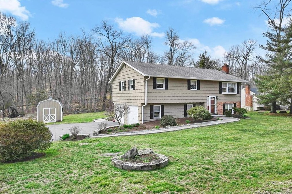 14 Maple Tree, Brookfield Center, CT 06804