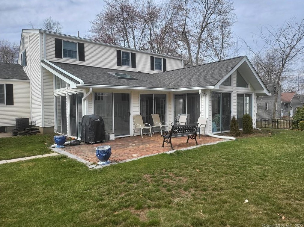 38 Gail Rd, Farmington, CT 06032