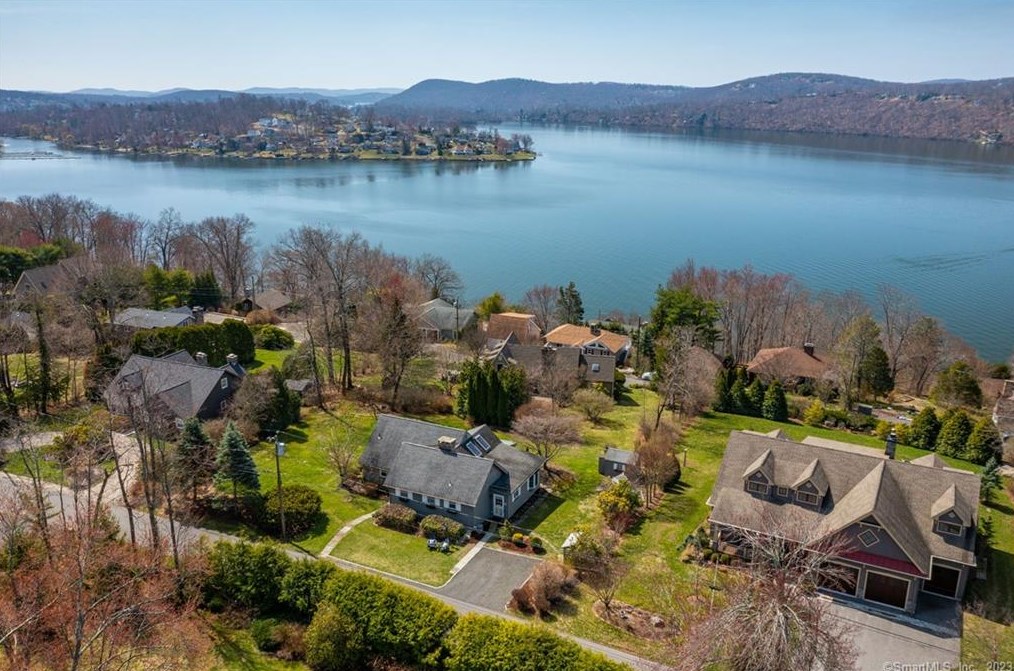 10 Cotton Tail, Brookfield Center, CT 06804